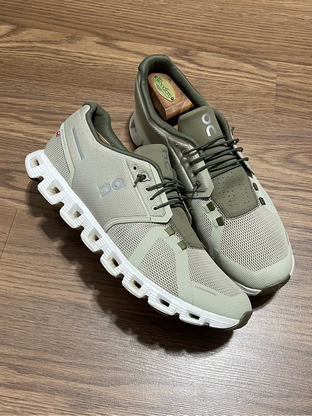 On Cloud 5 Running Shoes Men's Size 11 tan beige Chalk/Grove Sneakers 59.97771